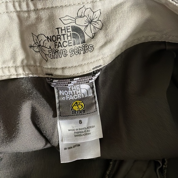 Bundle 3 for $20 TNF Ladies Shorts Sz 8 - Picture 4 of 4